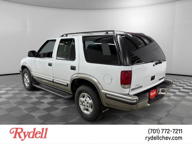 1999 Chevrolet Blazer — rear three-quarter view